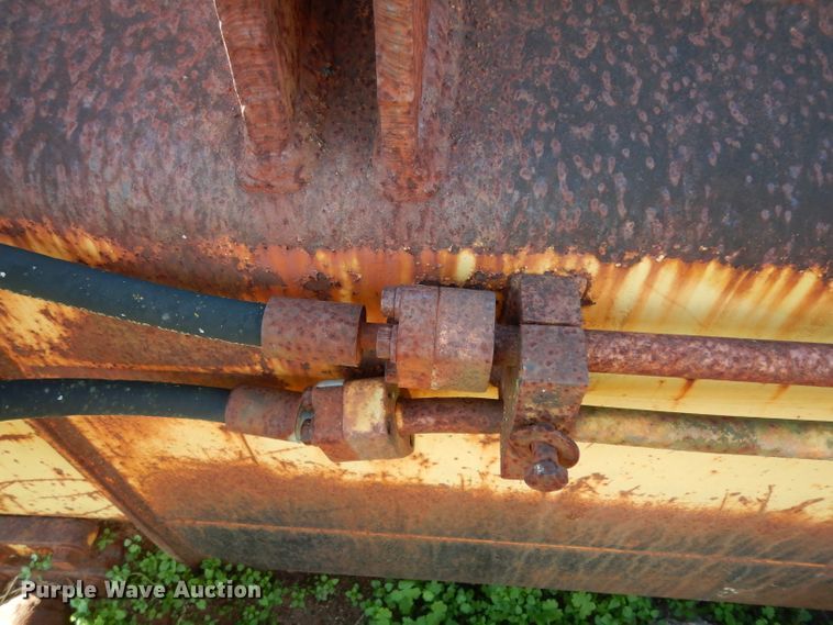 image for item DF2619 Caterpillar D6D six-way dozer blade