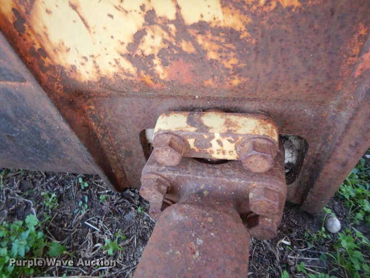 image for item DF2619 Caterpillar D6D six-way dozer blade