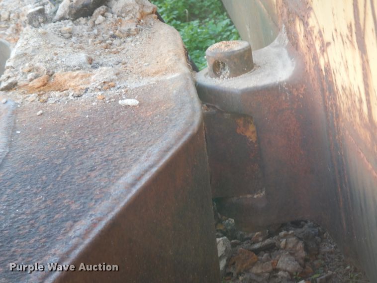 image for item DF2619 Caterpillar D6D six-way dozer blade