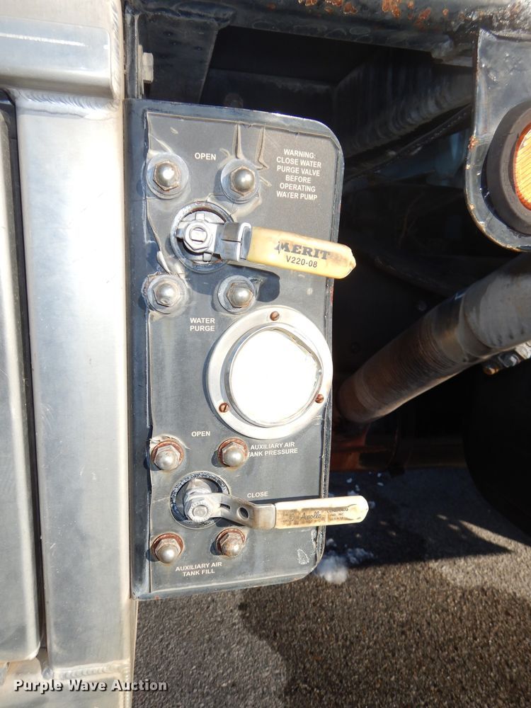 image for item DH4307 2003 Freightliner FL80 sewer jetter truck