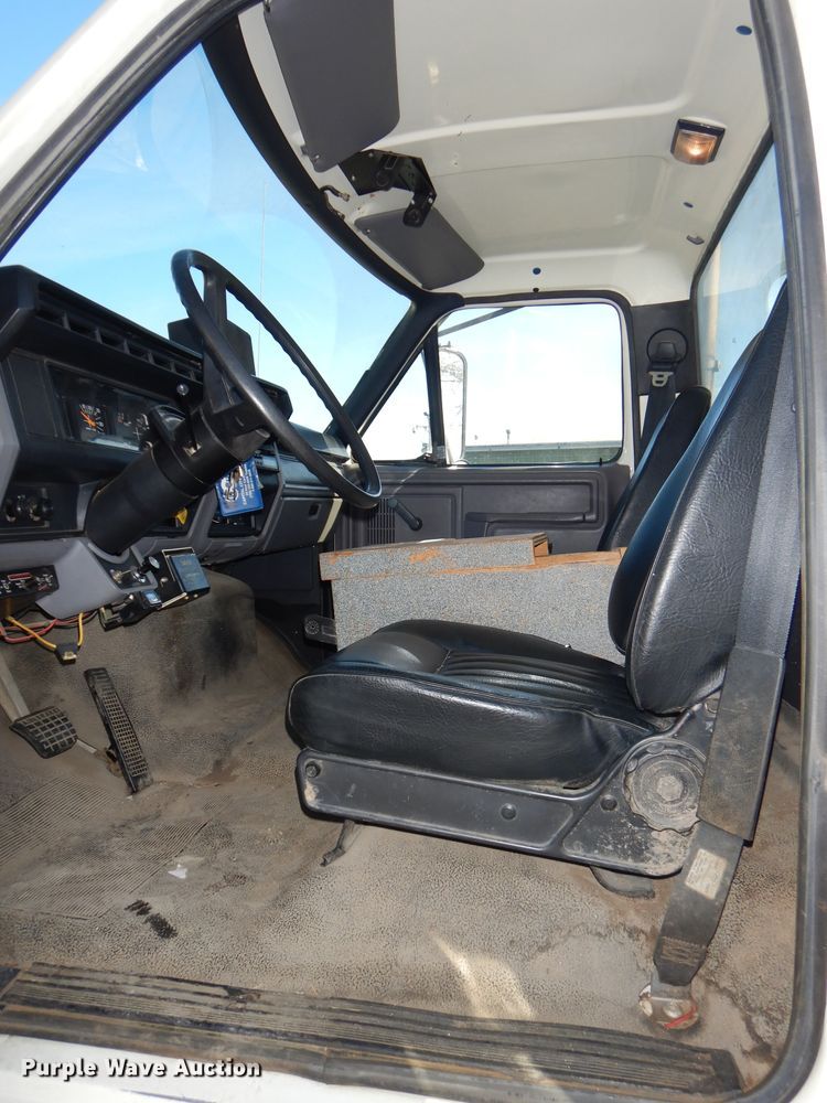 image for item DH4309 1997 Ford F800 sewer jetter truck