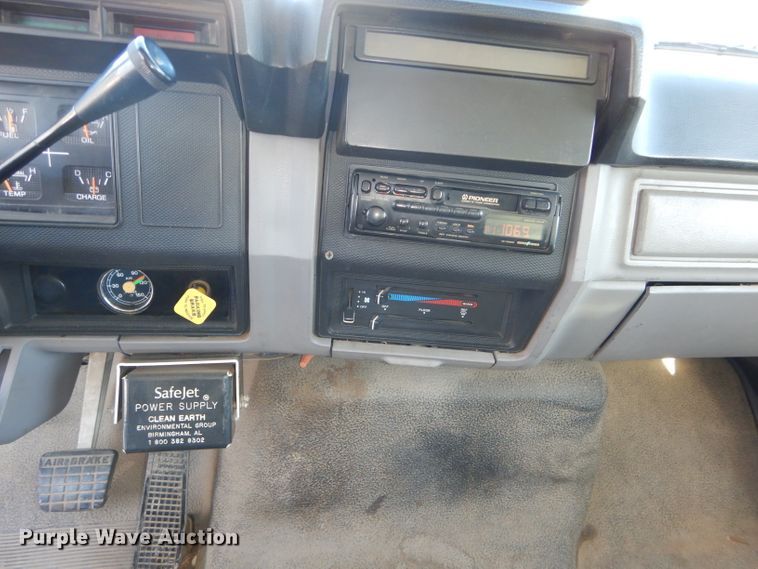 image for item DH4309 1997 Ford F800 sewer jetter truck