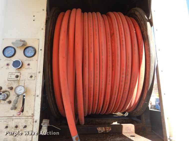 image for item DH4309 1997 Ford F800 sewer jetter truck