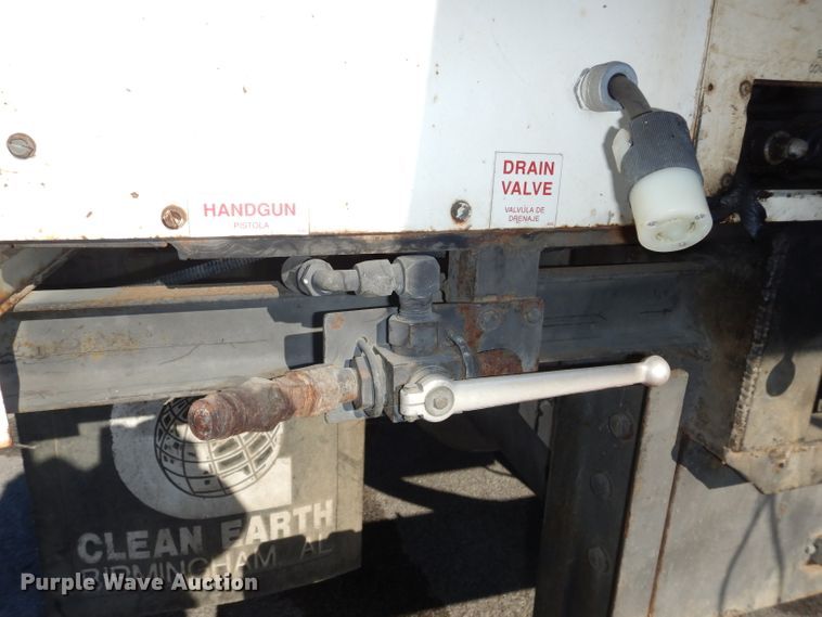 image for item DH4309 1997 Ford F800 sewer jetter truck