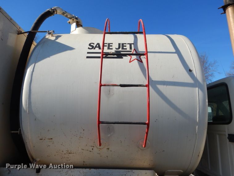 image for item DH4309 1997 Ford F800 sewer jetter truck