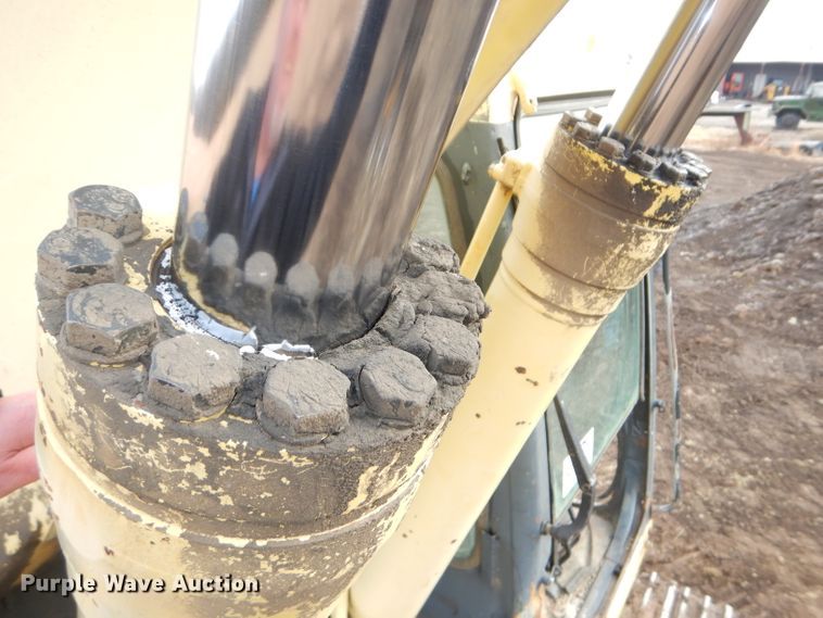 image for item DH4312 1997 Komatsu PC250LC-6 excavator