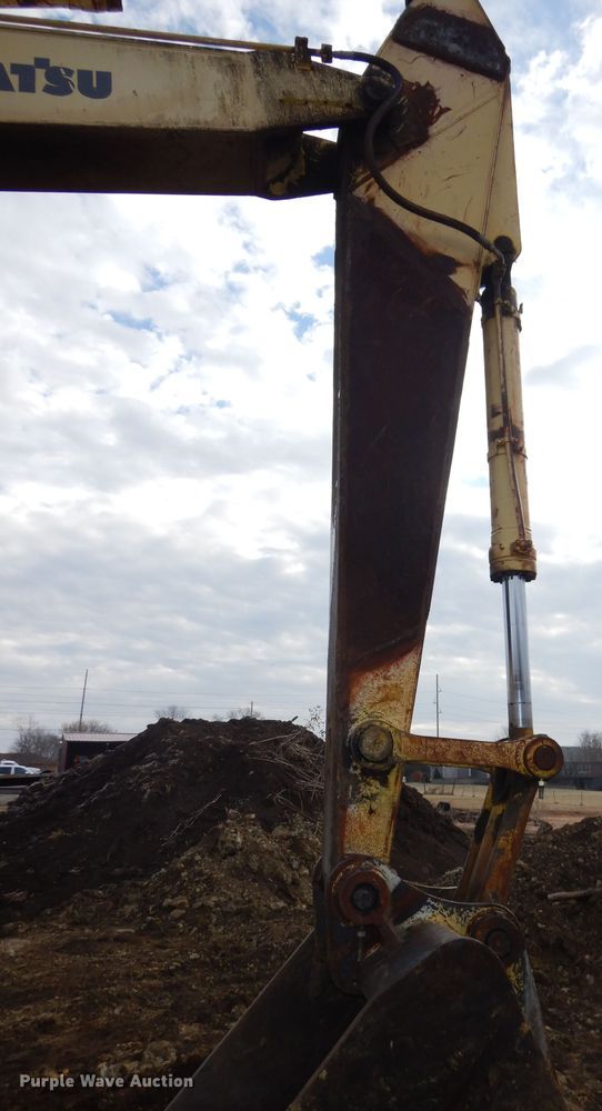 image for item DH4312 1997 Komatsu PC250LC-6 excavator