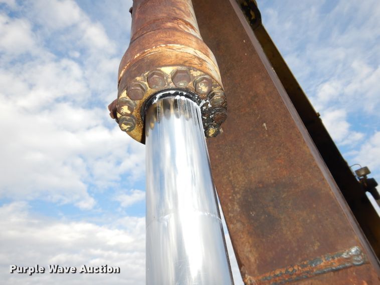 image for item DH4312 1997 Komatsu PC250LC-6 excavator