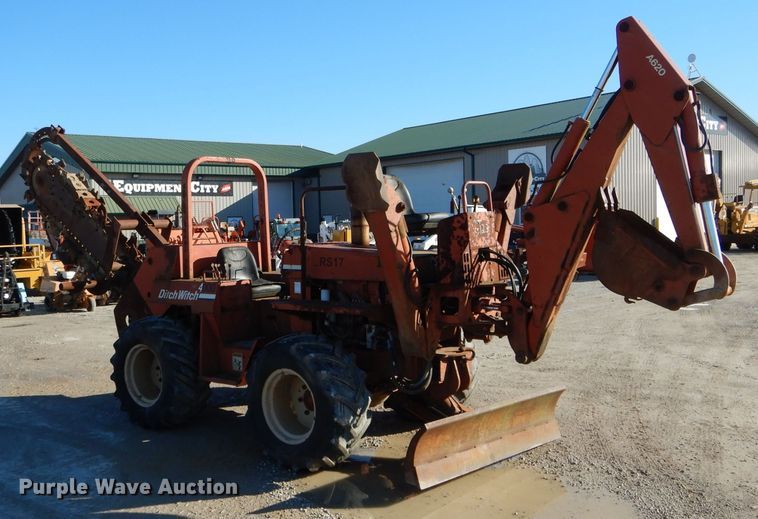 image for item DH6928 1994 Ditch Witch 7610 trencher