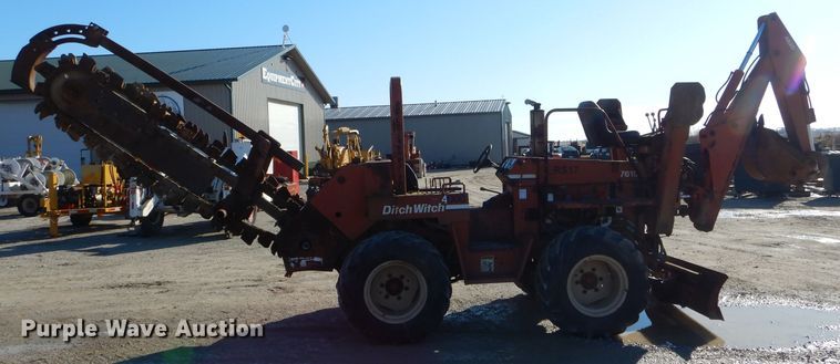 image for item DH6928 1994 Ditch Witch 7610 trencher