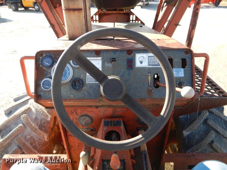 image for item DH6928 1994 Ditch Witch 7610 trencher