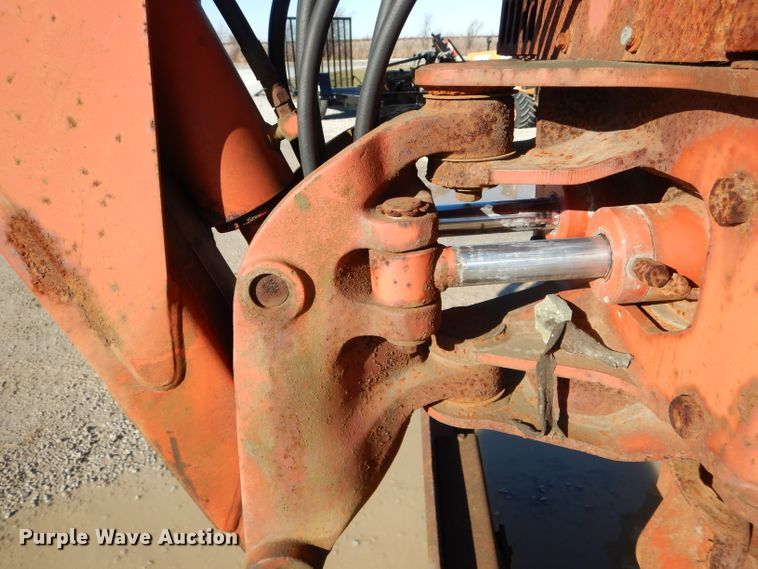 image for item DH6928 1994 Ditch Witch 7610 trencher