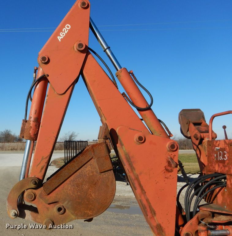 image for item DH6928 1994 Ditch Witch 7610 trencher