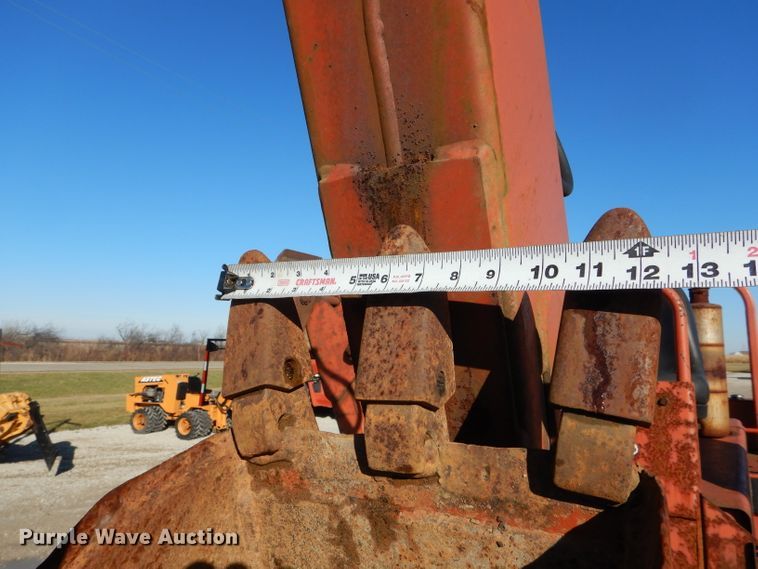 image for item DH6928 1994 Ditch Witch 7610 trencher