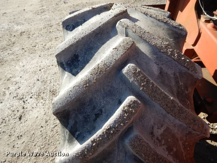 image for item DH6928 1994 Ditch Witch 7610 trencher