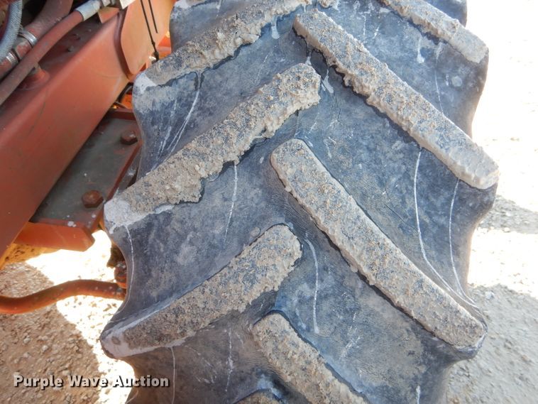 image for item DH6928 1994 Ditch Witch 7610 trencher