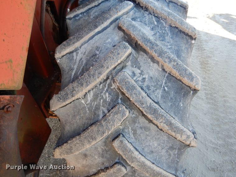 image for item DH6928 1994 Ditch Witch 7610 trencher