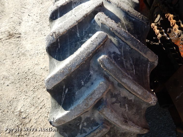 image for item DH6928 1994 Ditch Witch 7610 trencher