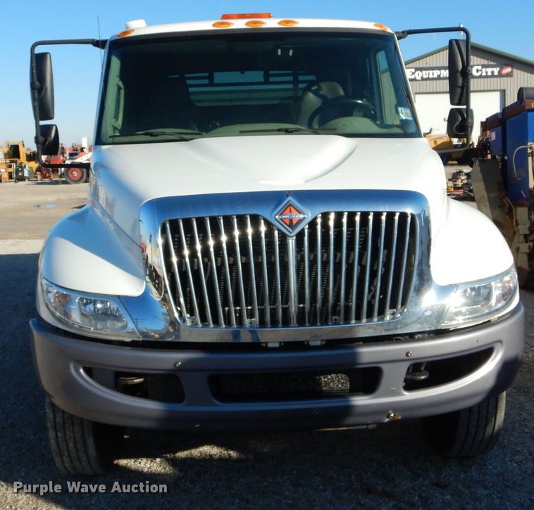 image for item DH6929 2013 International 4300 utility bed truck