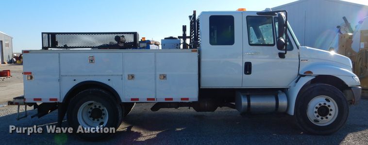 image for item DH6929 2013 International 4300 utility bed truck