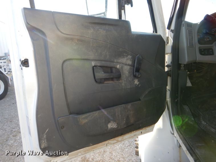 image for item DH6929 2013 International 4300 utility bed truck