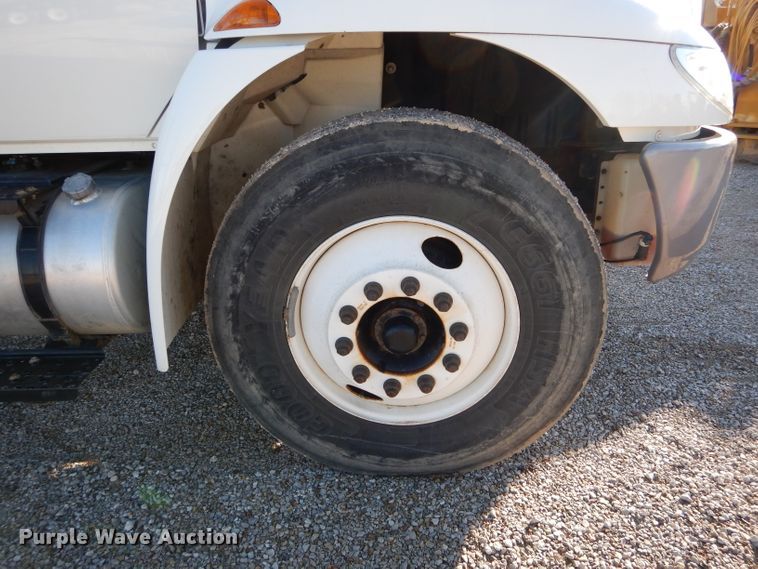 image for item DH6929 2013 International 4300 utility bed truck