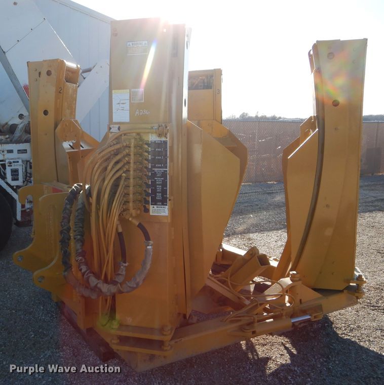 image for item DH6932 1991 Vermeer TS60S tree spade loader attachment