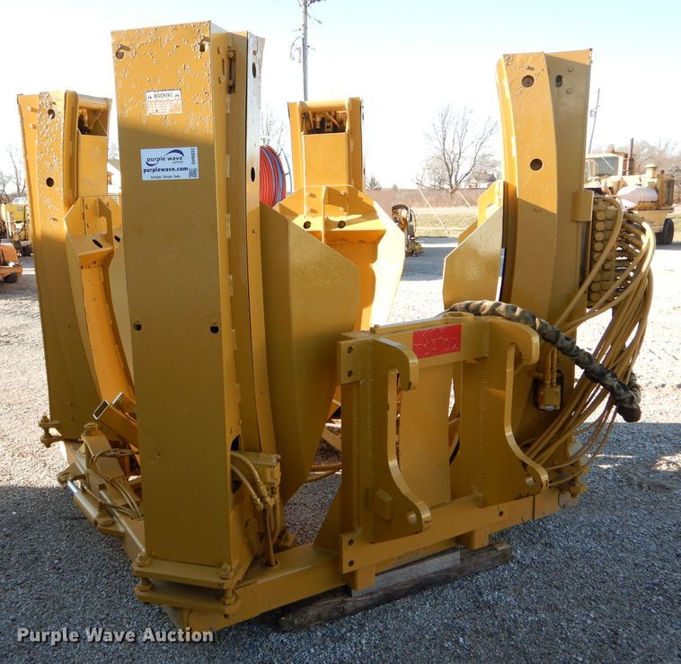 image for item DH6932 1991 Vermeer TS60S tree spade loader attachment