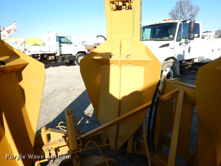 image for item DH6932 1991 Vermeer TS60S tree spade loader attachment