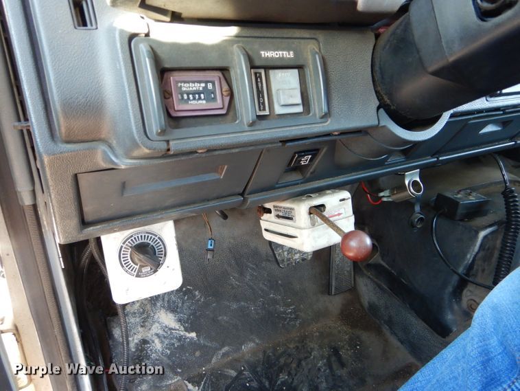 image for item DH6933 1997 GMC C8500 cable reel truck