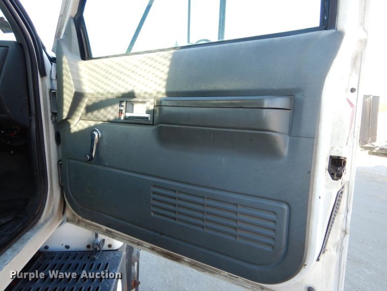 image for item DH6933 1997 GMC C8500 cable reel truck