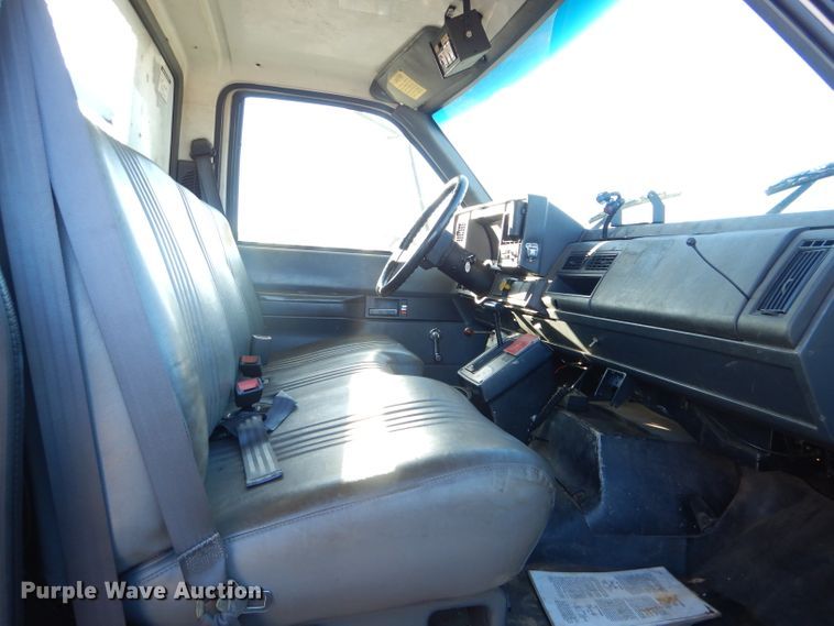 image for item DH6933 1997 GMC C8500 cable reel truck