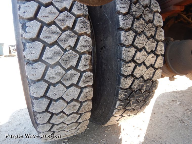 image for item DH6933 1997 GMC C8500 cable reel truck