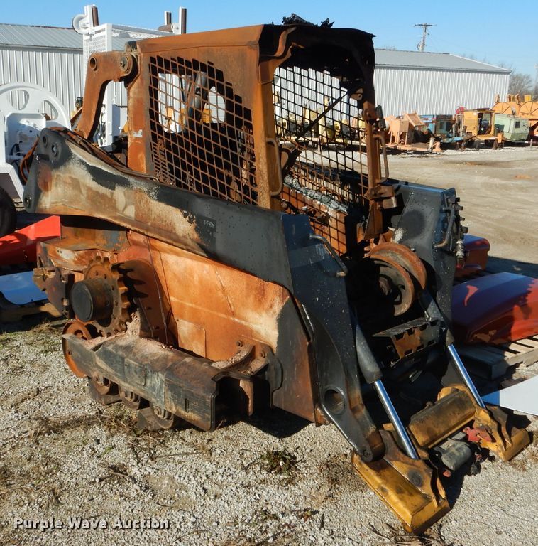 image for item DH6936 2015 John Deere 323E skid steer