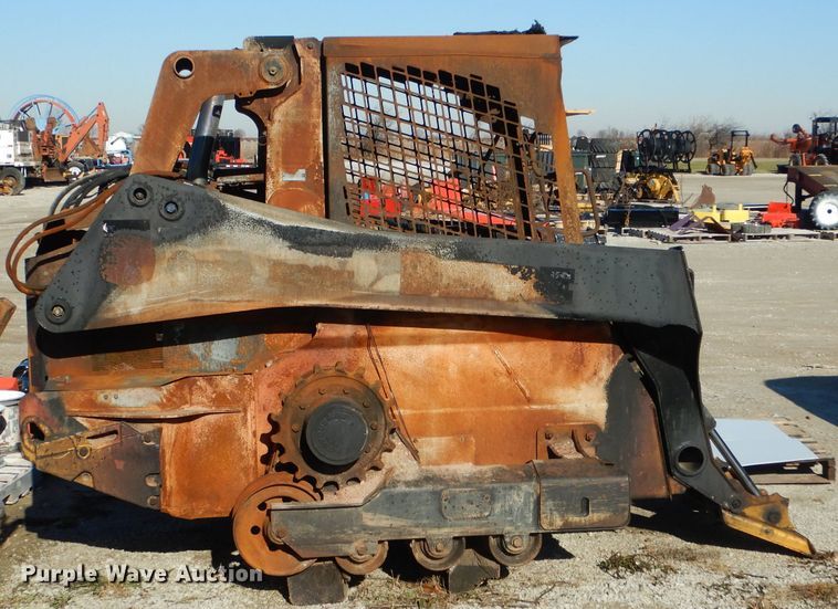 image for item DH6936 2015 John Deere 323E skid steer