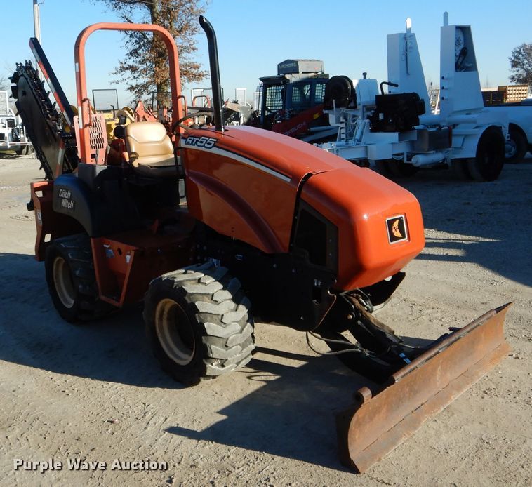 image for item DH6937 2004 Ditch Witch RT55 trencher
