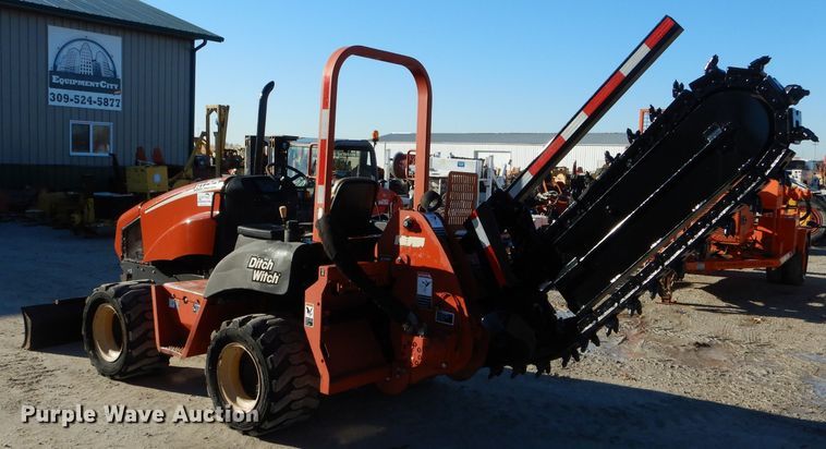 image for item DH6937 2004 Ditch Witch RT55 trencher