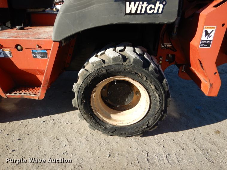 image for item DH6937 2004 Ditch Witch RT55 trencher
