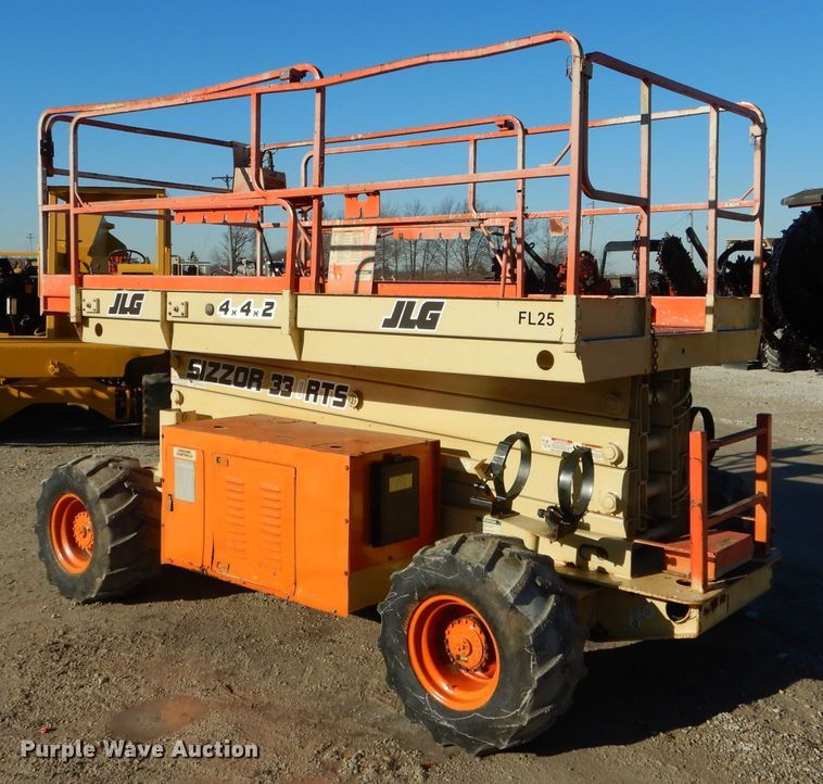 image for item DH6942 1999 JLG 33RTS scissor lift
