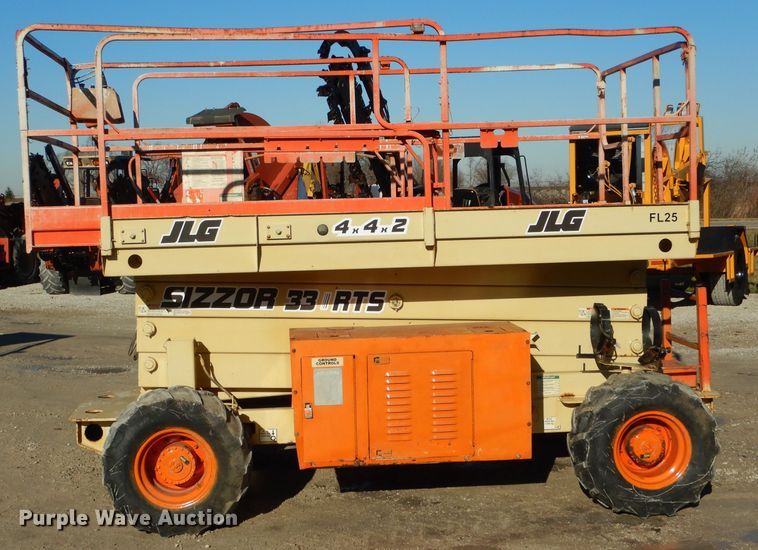 image for item DH6942 1999 JLG 33RTS scissor lift