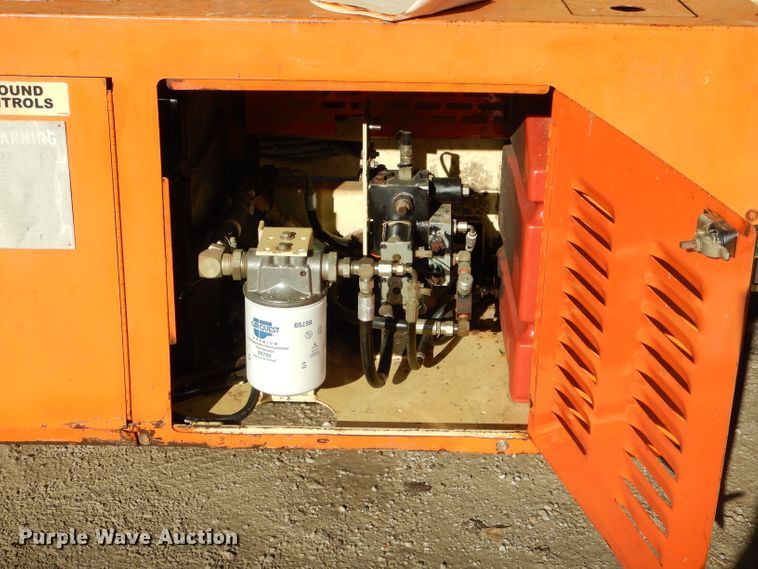 image for item DH6942 1999 JLG 33RTS scissor lift