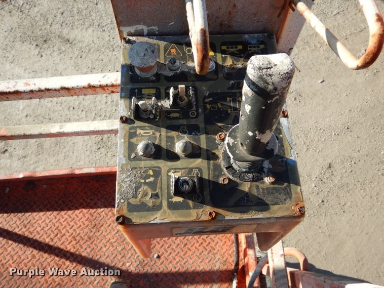 image for item DH6942 1999 JLG 33RTS scissor lift