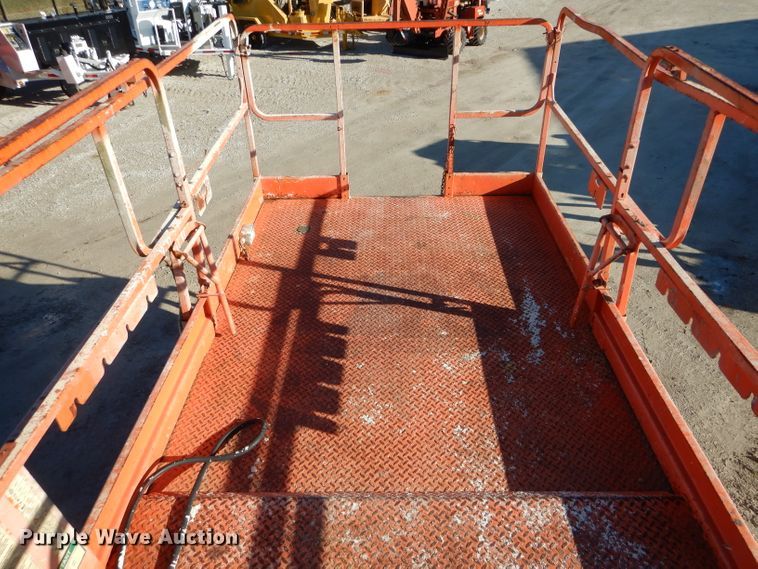 image for item DH6942 1999 JLG 33RTS scissor lift