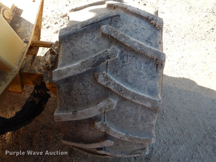 image for item DH6942 1999 JLG 33RTS scissor lift