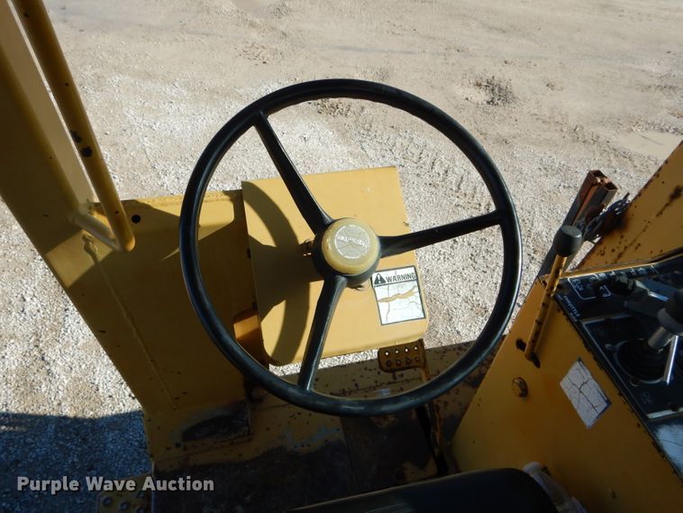 image for item DH6943 Vermeer CC135 rock saw