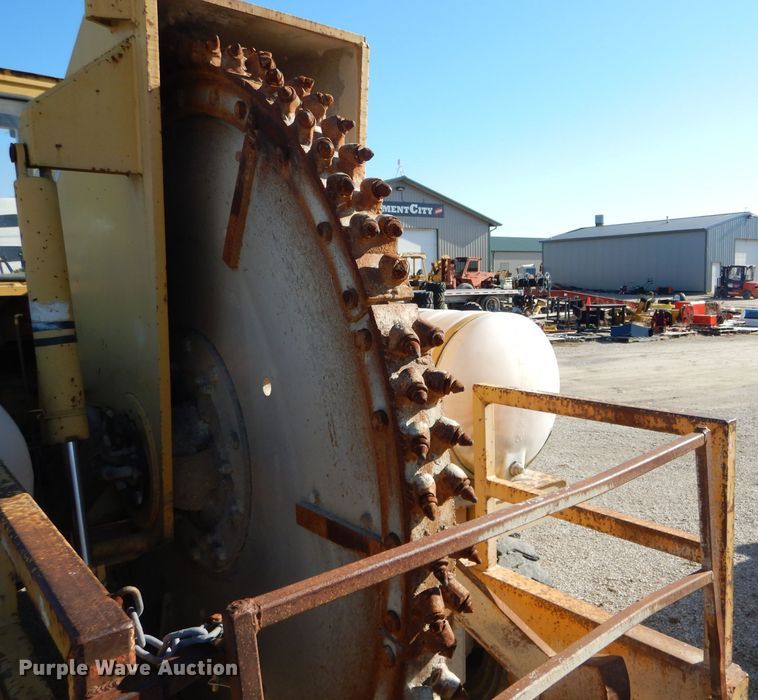 image for item DH6943 Vermeer CC135 rock saw