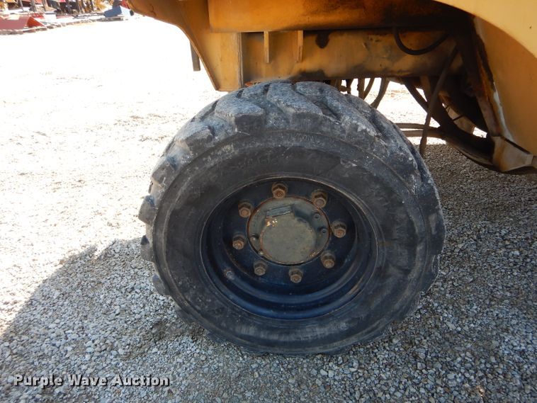 image for item DH6943 Vermeer CC135 rock saw