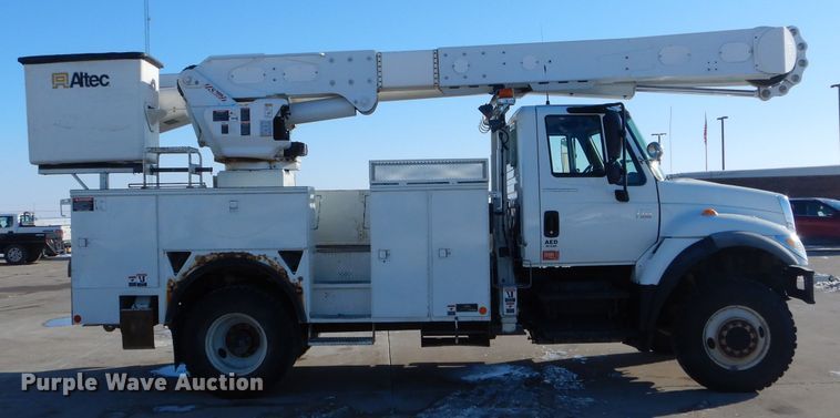 image for item DH6962 2007 International 7300 bucket truck