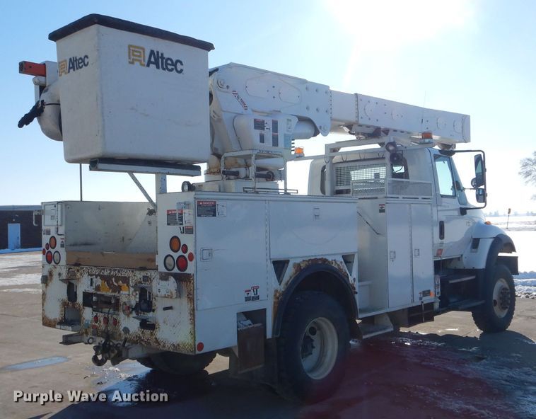 image for item DH6962 2007 International 7300 bucket truck