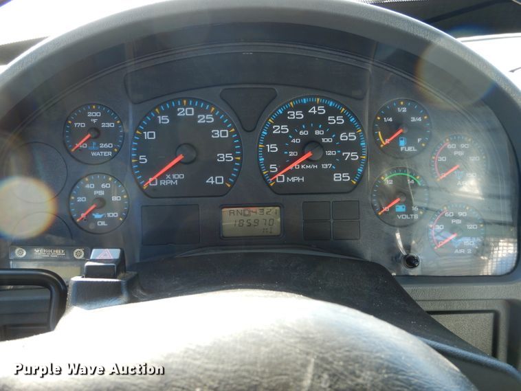 image for item DH6962 2007 International 7300 bucket truck